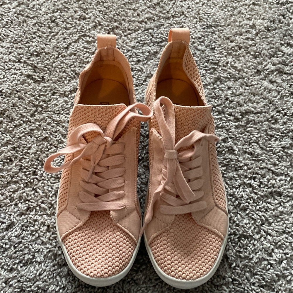DLG Peach Tennis shoes